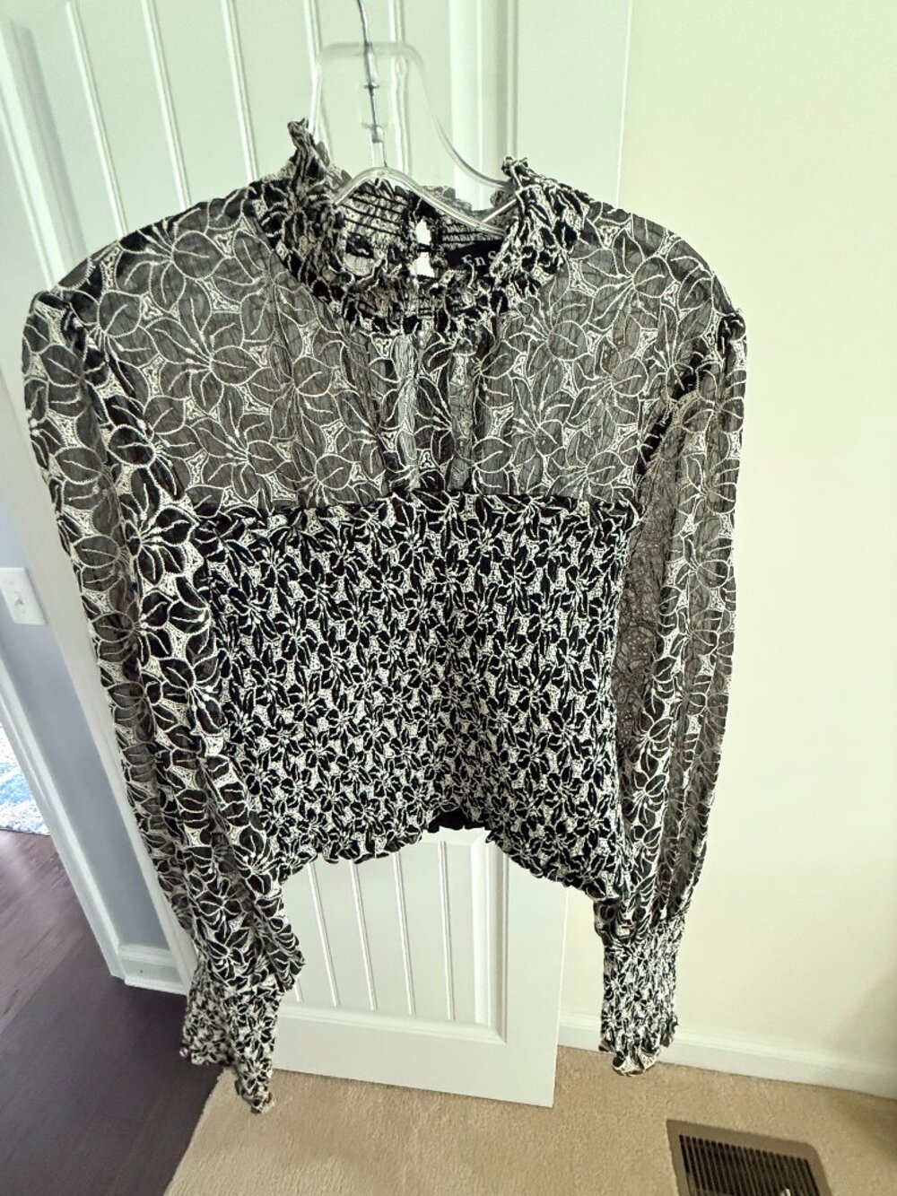 En Saison Embroidered Mock Neck Top Black/White Floral Long Sleeve -Size L- NWOT